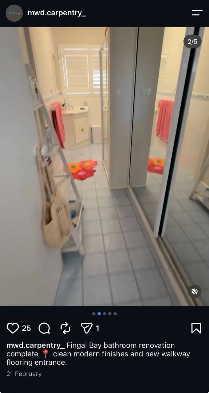 Old bathroom before renovation — MWD Carpentry