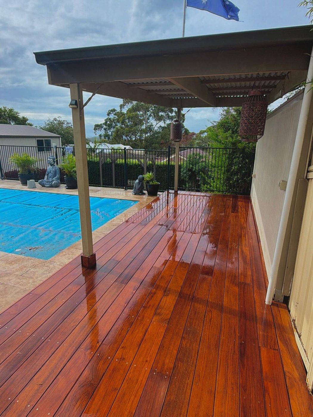 Finished hardwood poolside deck — MWD Carpentry